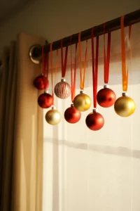  Uneven Ornament Heights