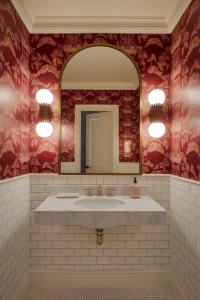 Wallpaper With a Statement Mirror